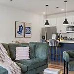 Luxe King 3Br Townhouse Mins To Uptown Charlotte!